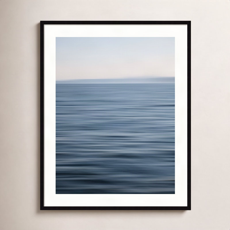 «Abstract Blue Horizon», reproduction de photo encadrée, Papier encadré noir, H 43 po x l 34 po