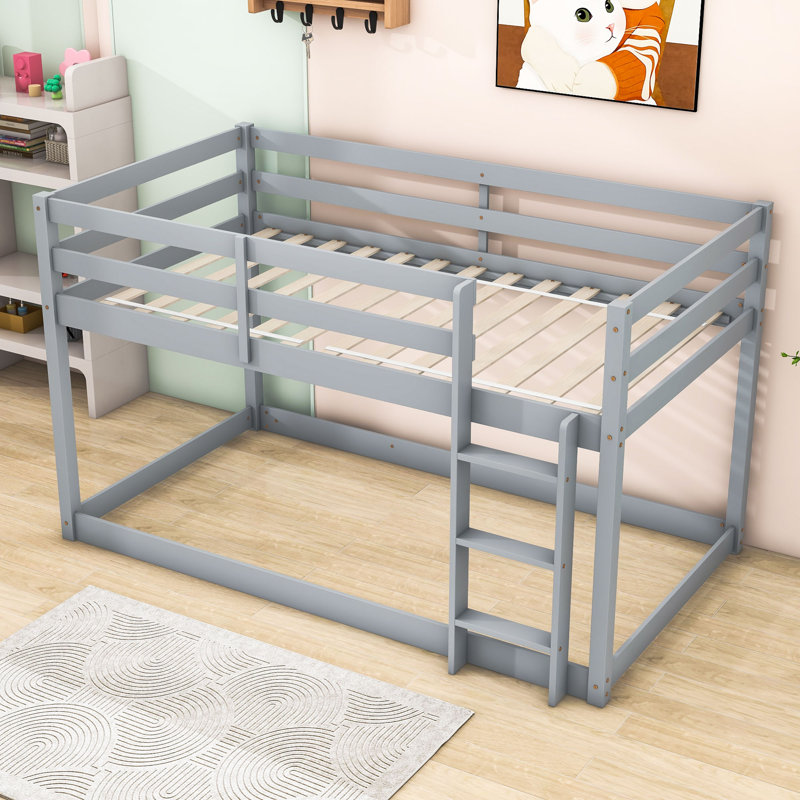 Lit superposé simple en bois avec échelle Halvor par Harriet Bee, gris