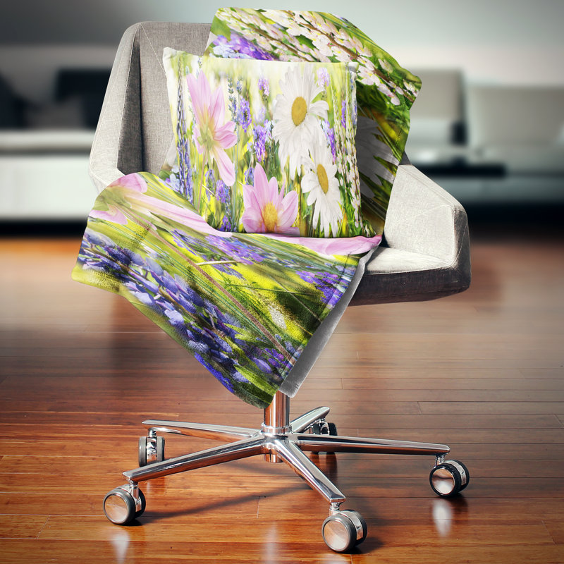 Coussin à fleurs sauvages, 16 po x 1 po