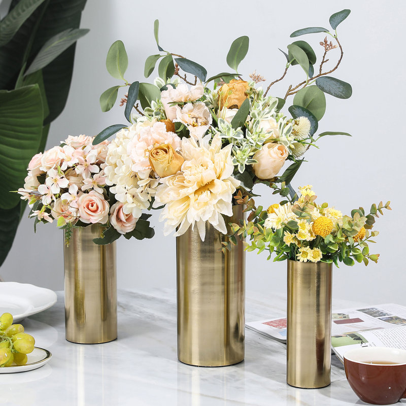 Gesemyer Handmade Metal Table Vase