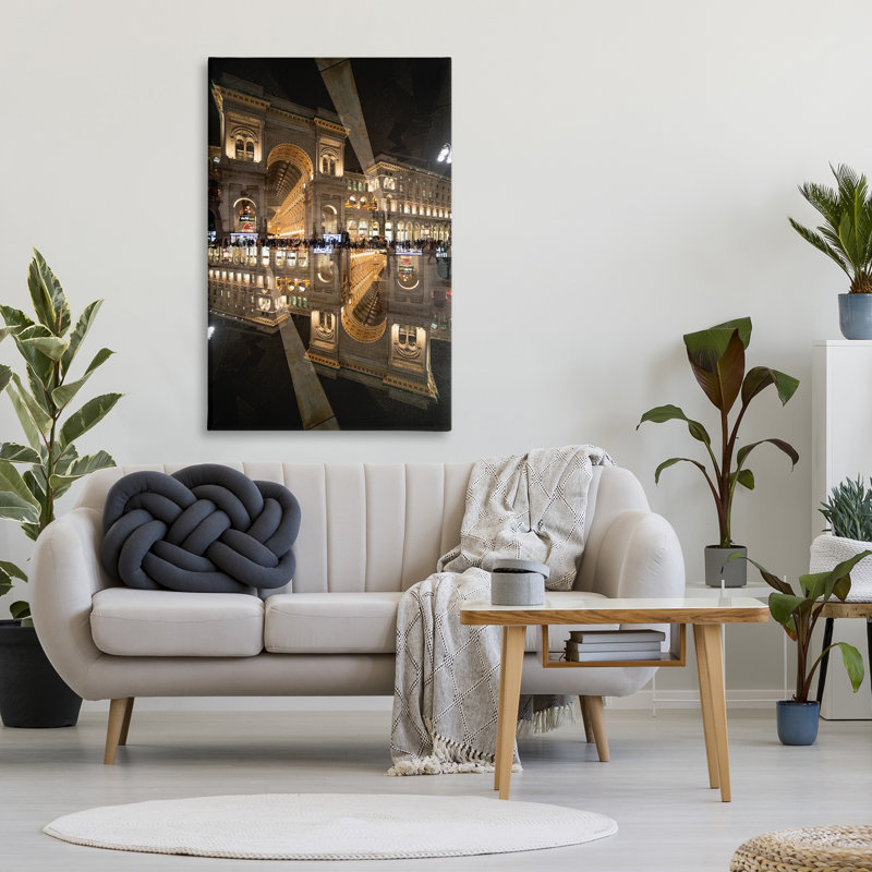 «Illuminated Architecture Symmetry», conception par Robin Vandenabeele, H 45 po x l 30 po