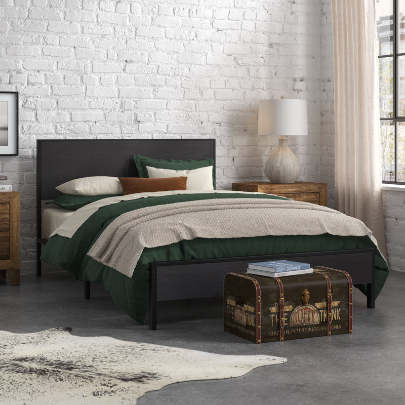Lit plateforme en bois massif Millbrook avec tête de lit rectangulaire et rangement sous le lit, Double, Noir