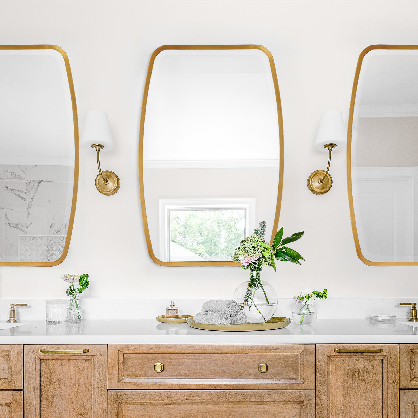 Lane Single Light Armed Sconce, Vibrant Gold