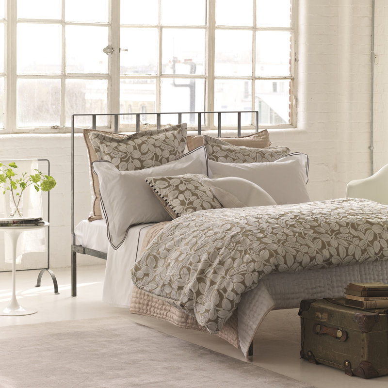 Chenevard Natural & Chalk Quilt, King