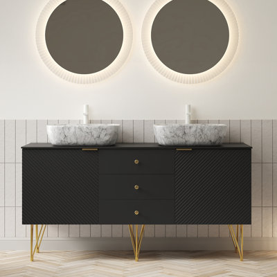 Meuble-lavabo autoportant en contreplaqué avec pieds dorés, 3 tiroirs et 2 portes, 2 vasques en céramique à motif marbre blanc et plateau en pierre frittée Gema