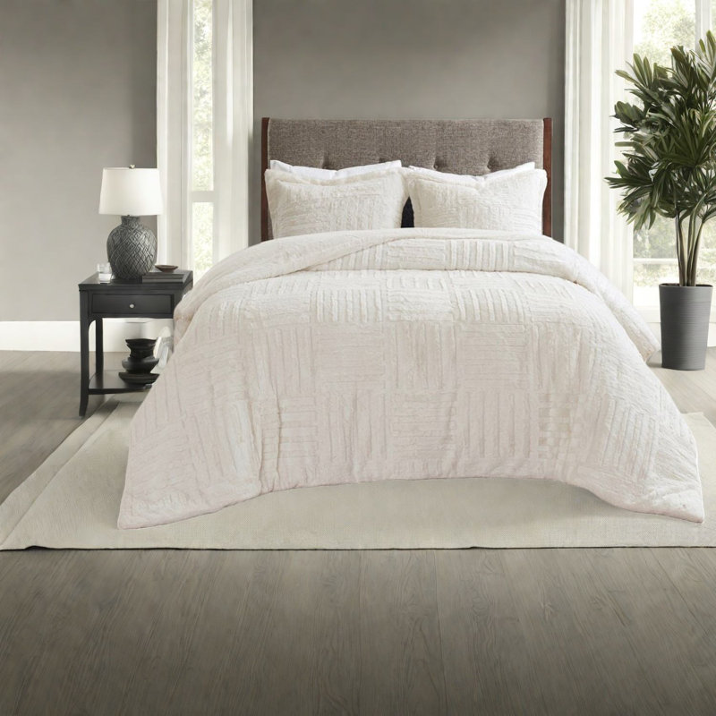 Luxurious Faux Fur Bedding Sets, Ivory Comforter With Modern Design, For Home