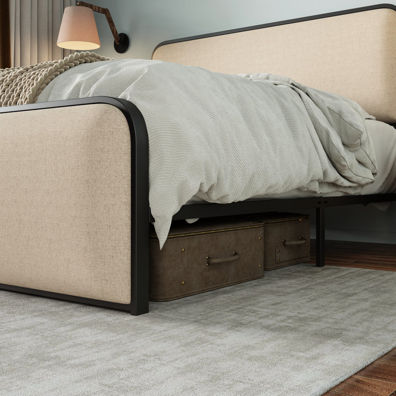 Lit très grand moderne, tête de lit tapissier beige et structure en métal de taille option de rangement sous le lit avec lattes incurvées robustes, beige