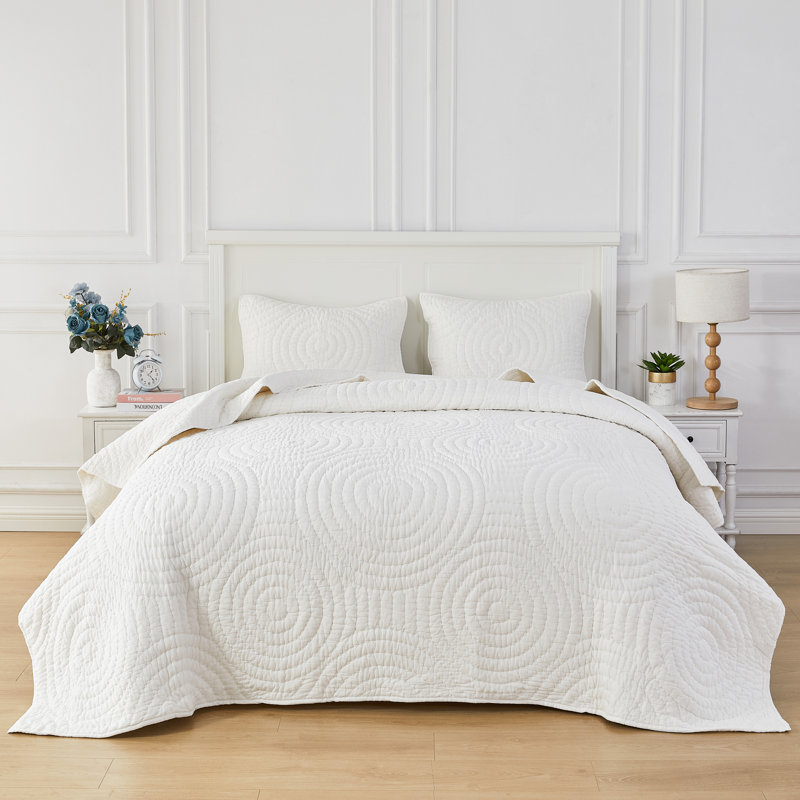 Lenora Cotton Circle Hand Stitch Voile Quilt Set, King  Quilt + 2 King Shams, White Geometric