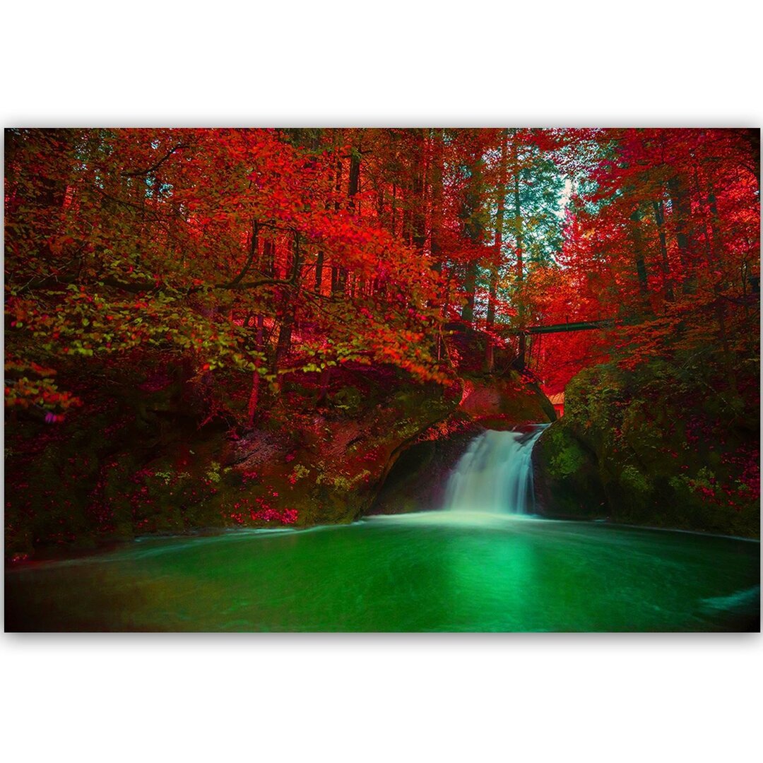 Leinwandbild Wasserfall und herbstliche Bäume