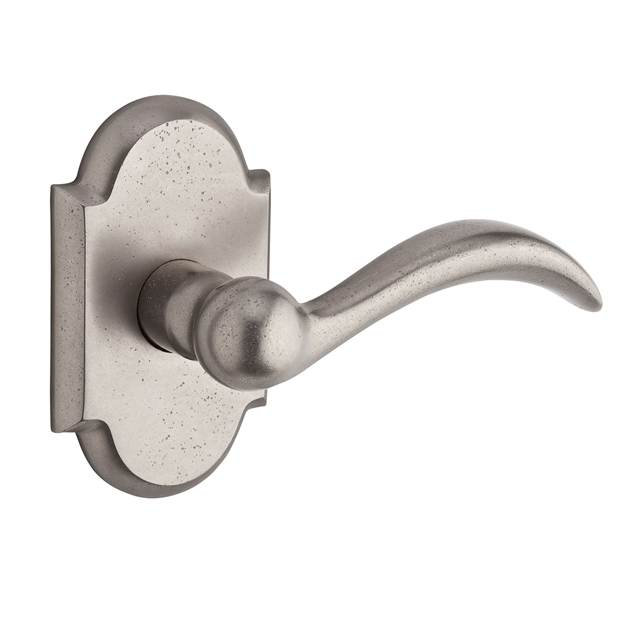 Levier de porte simple Sevanna Arch avec rosette rustique, Gauche, Bronze blanc