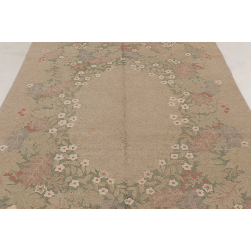 Antique 20Th Century Hooked Rug In Taupe With Garden Wreath Design - Rug & Kilim