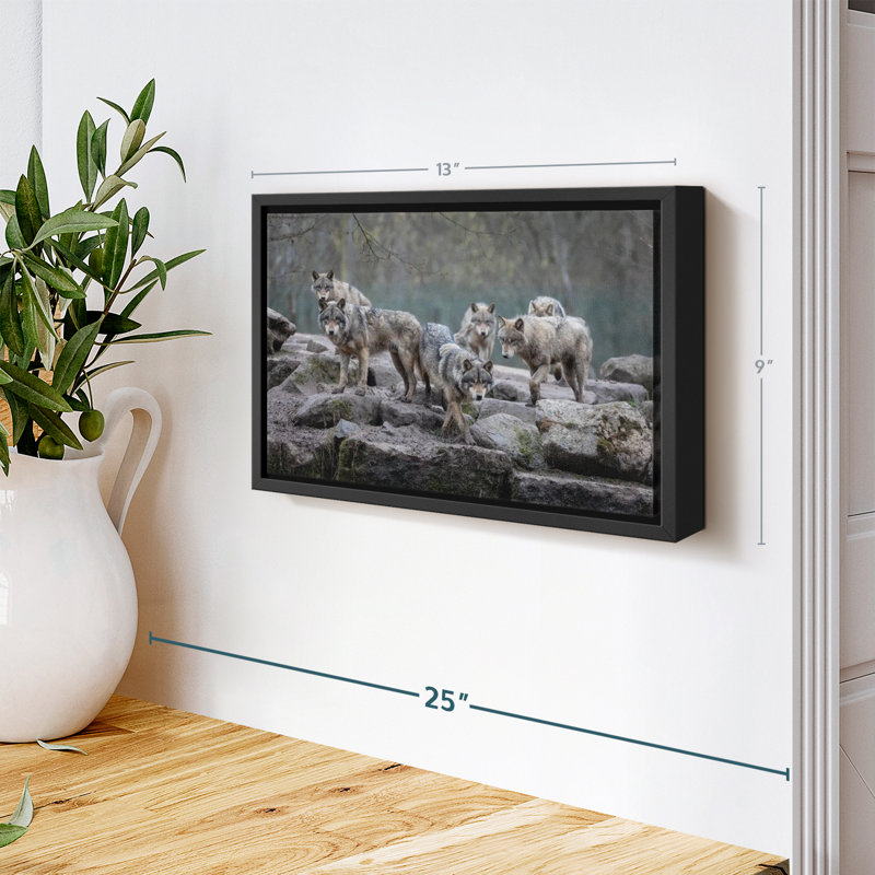 «Gray Wolves Wall Art», H 9 po x l 13 po