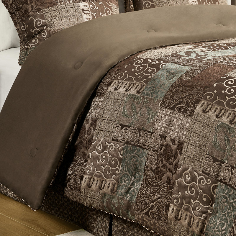 Red Comforter Queen - 4 Piece With Absorption Feature For Bed Wrinkle