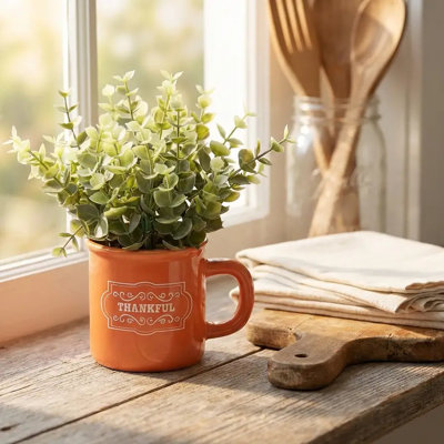Grande tasse en céramique avec faux eucalyptus