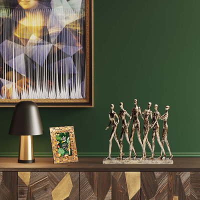 Hand in hand decorative figurine