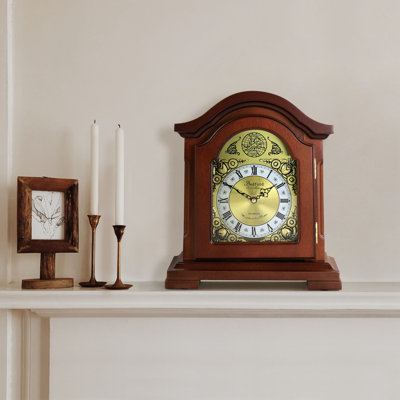 Analog Quartz movement / Crystal Tabletop Clock in Red