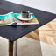Table de salle à manger 63 po x 31,5 po x 30 po avec plateau en marbre fritté noir, pieds papillon en acier inoxydable, bords à gratter, hauteur standard, facile à nettoyer