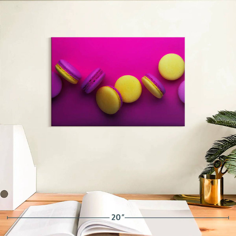 Yarlin - magenta et macarons jaunes, H 8 po x l 12 po