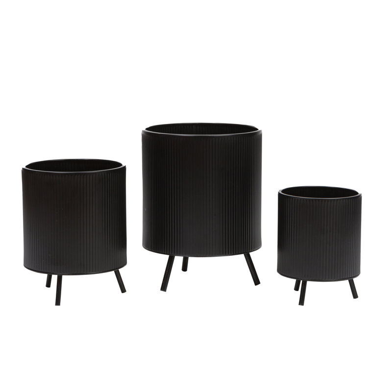 Everett Nyra Pot Planter, Black