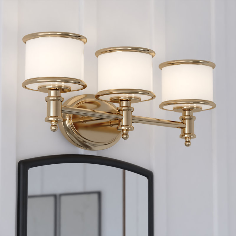 Luminaire de salle de bain traditionnel en laiton naturel doré à 3 lumières de 22 po de largeur Newberry, abat-jour en verre opale givré blanc, à intensité variable, compatible avec DEL, fixation murale réversible au-dessus du miroir