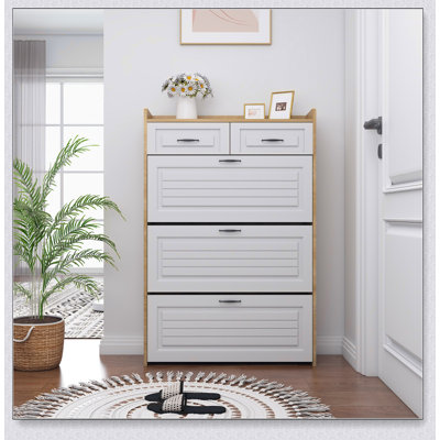 Armoire à chaussures moderne blanche et chêne avec 3 portes et 2 tiroirs, offrant beaucoup de rangement et un design élégant pour toute maison