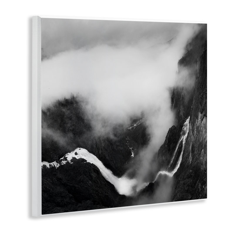 «Foggy Mountain Crags» par Thomas Tepstad Berge