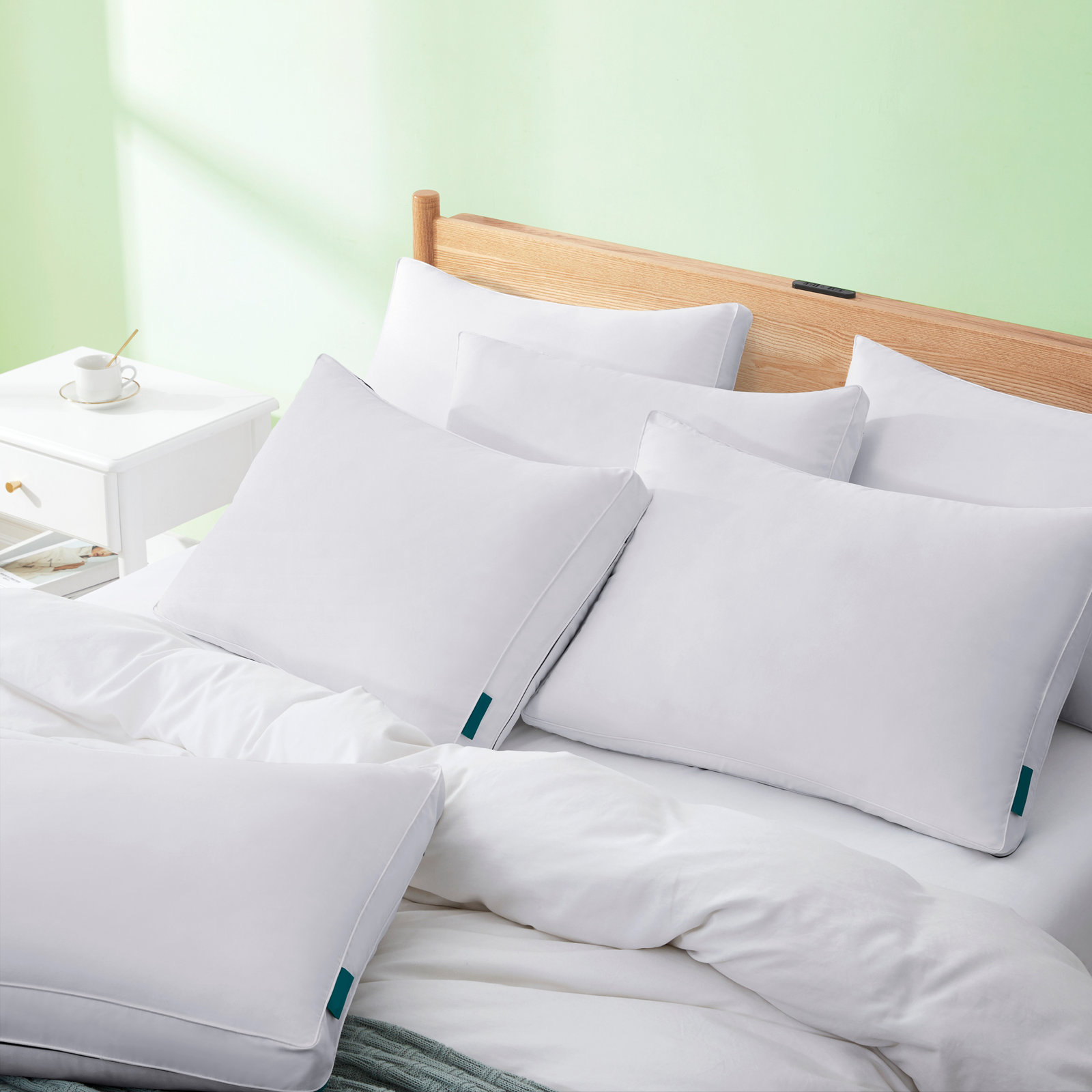 Medium Down and Feather Pillow, King