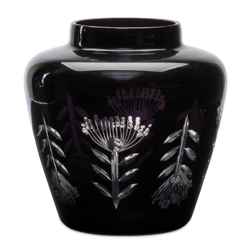 Vase en verre gravé à l'urne
