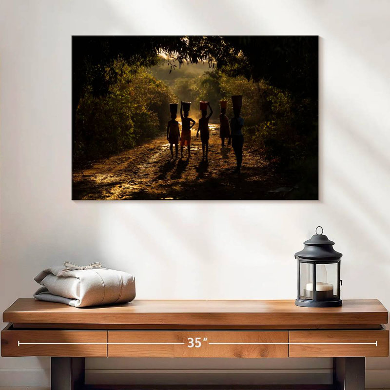 Leisha Madagascar Women, 8" H x 12" W