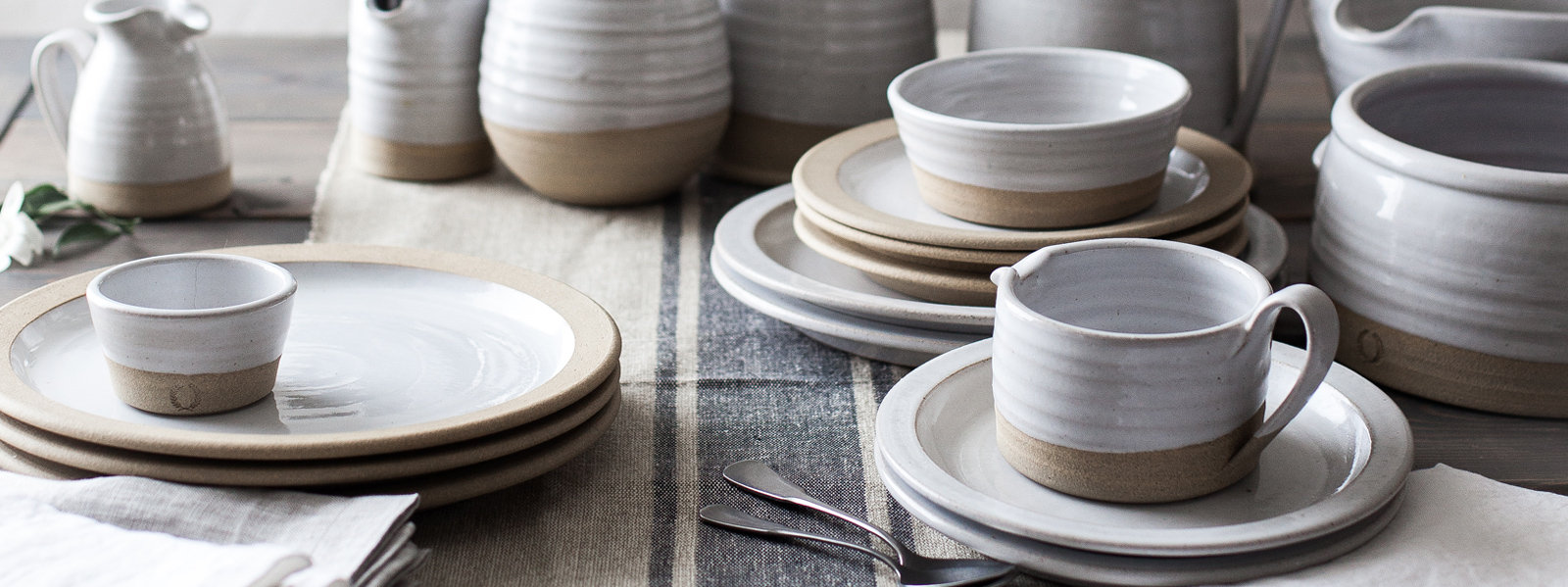 Farmhouse Pottery Image Hero