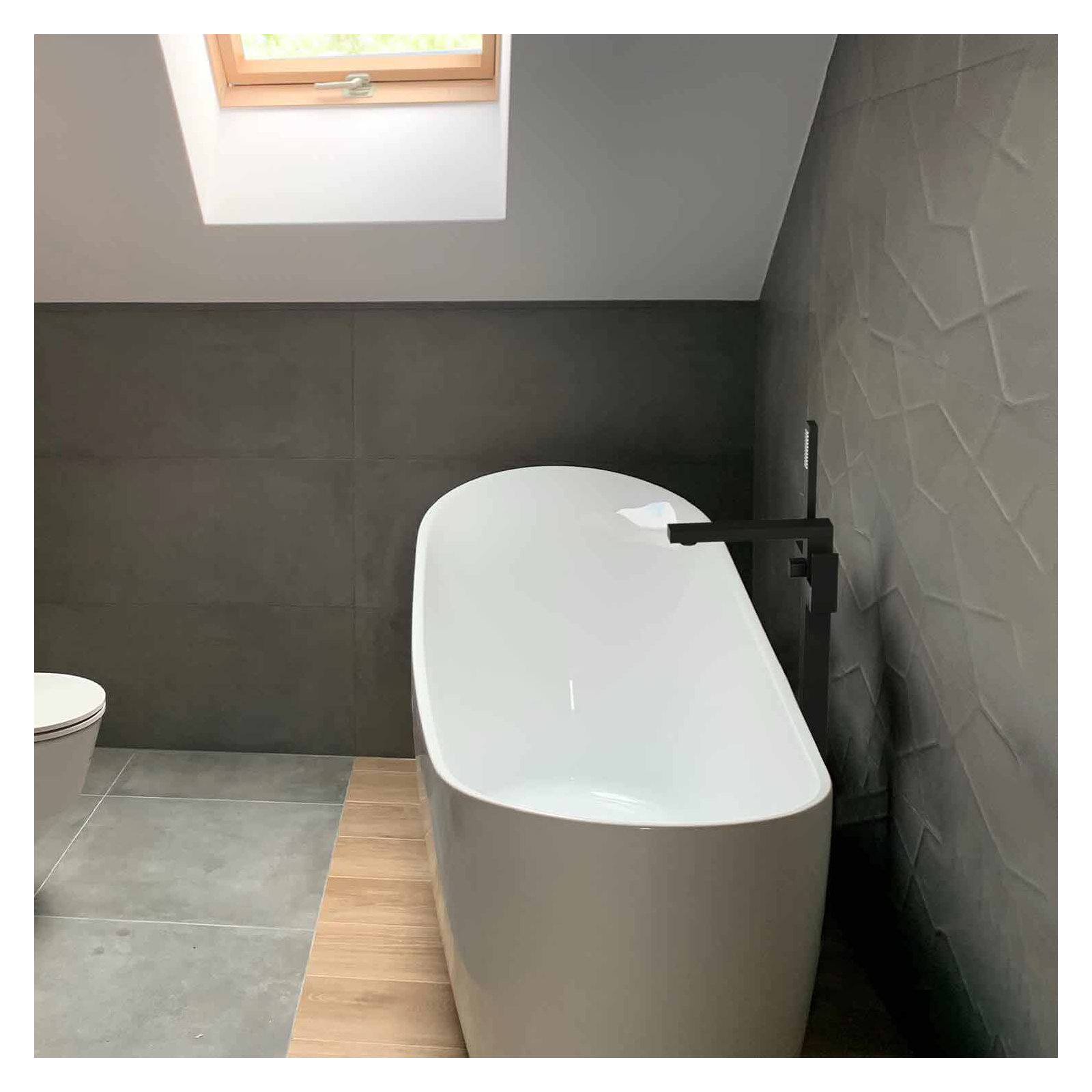 Cube Floor Tub Spout with Diverter, Matte Black