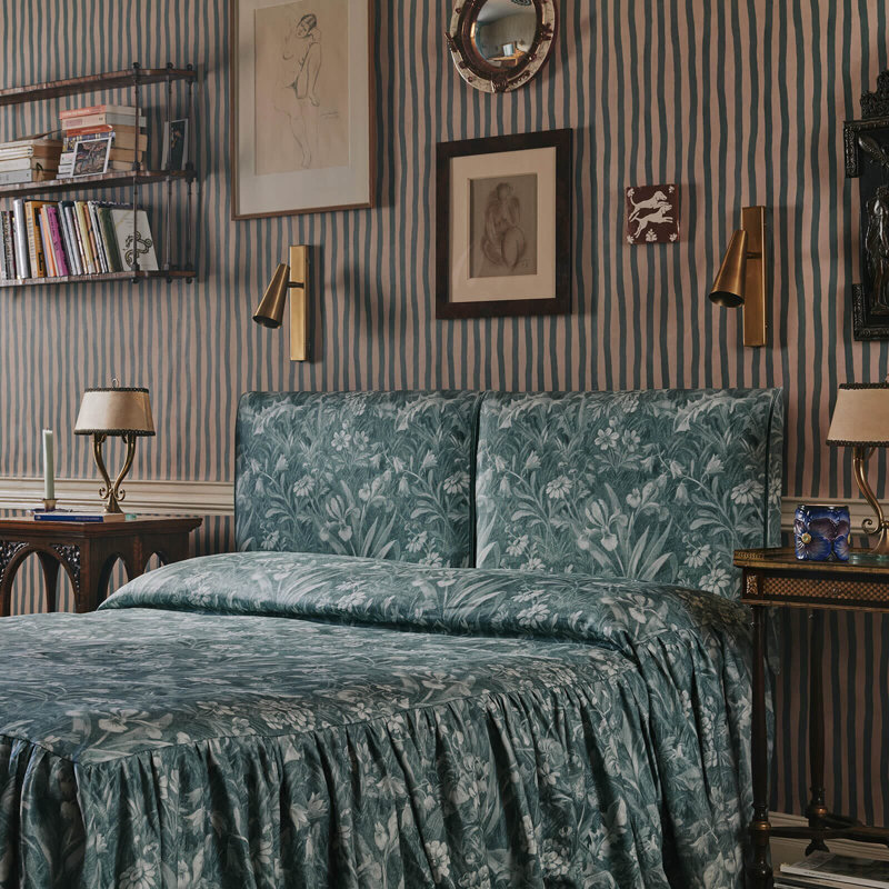 Artist's Stripe Wallpaper, Euphorbia/Alabaster