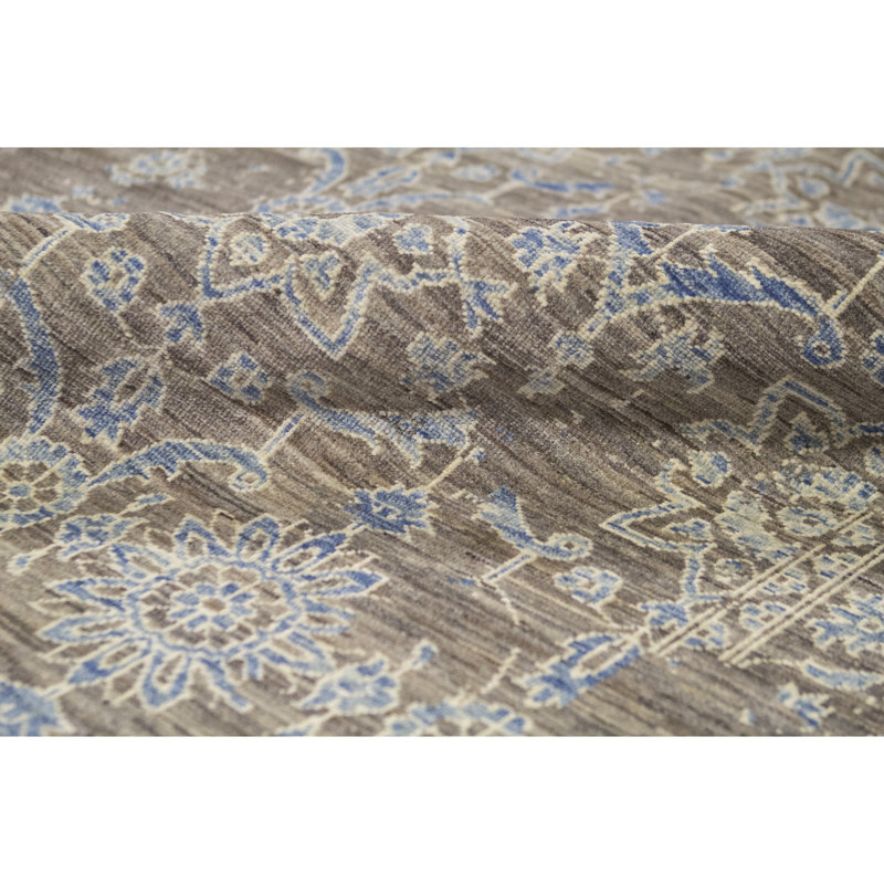 Oriental Area Rug in Gray