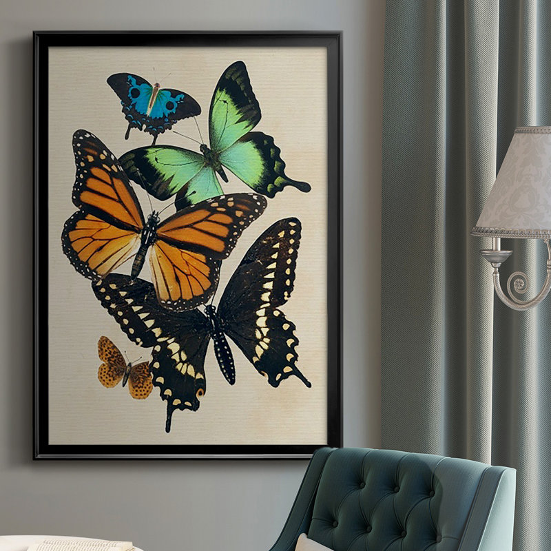 Collage de papillons I, impression sur papier, H 42,5 po x l 30,5 po x P 1 po, Noir