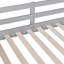 Lit superposé double au-dessus de double avec lit gigogne simple et échelle-550873362