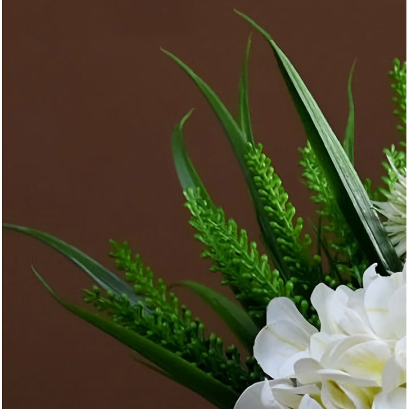 Décoration de fleurs simulées