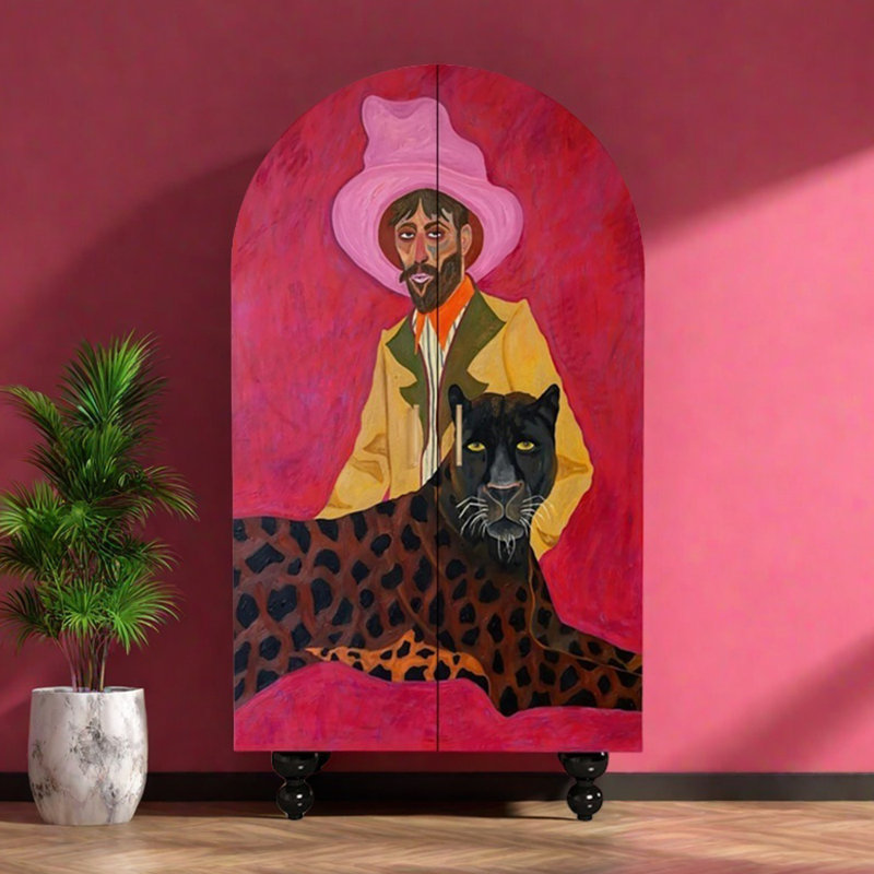 Armoire arquée avec tablettes et portes