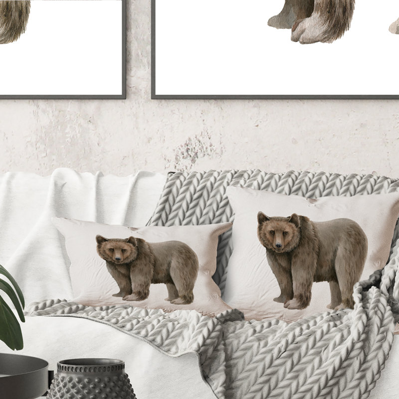 Coussin Brown Bear On - imprimé traditionnel, 16 po x 16 po