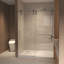 Porte de douche sans cadre 44 à 48 po x 76 po, verre trempé transparent de 5/16 po (8 mm), structure en acier inoxydable, nickel brossé
