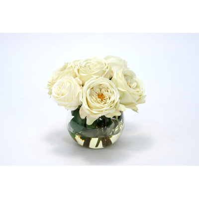 Arrangement floral roses en vase