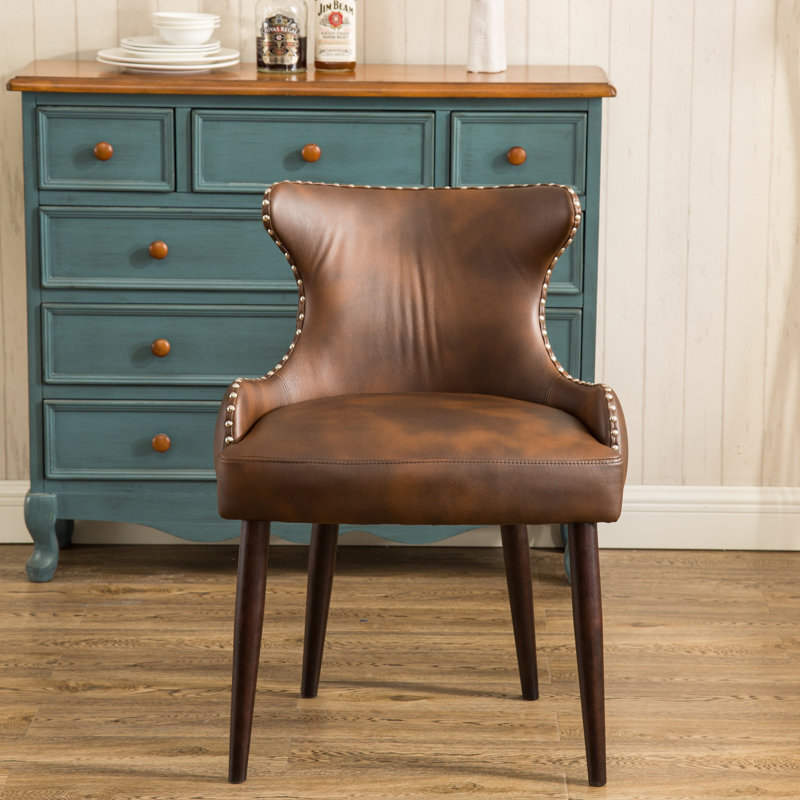 Fauteuil demi-tonneau à dossier capitonné avec tête de clou Viking, brun