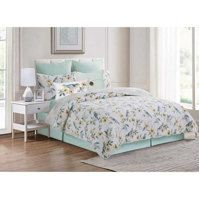 Calix Bluebird Quilt Set, Queen Coverlet / Bedspread + 2 Standard Shams