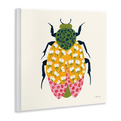  "Mixed Blooms Beetle", art mural sur bois par Yvette St. Amant