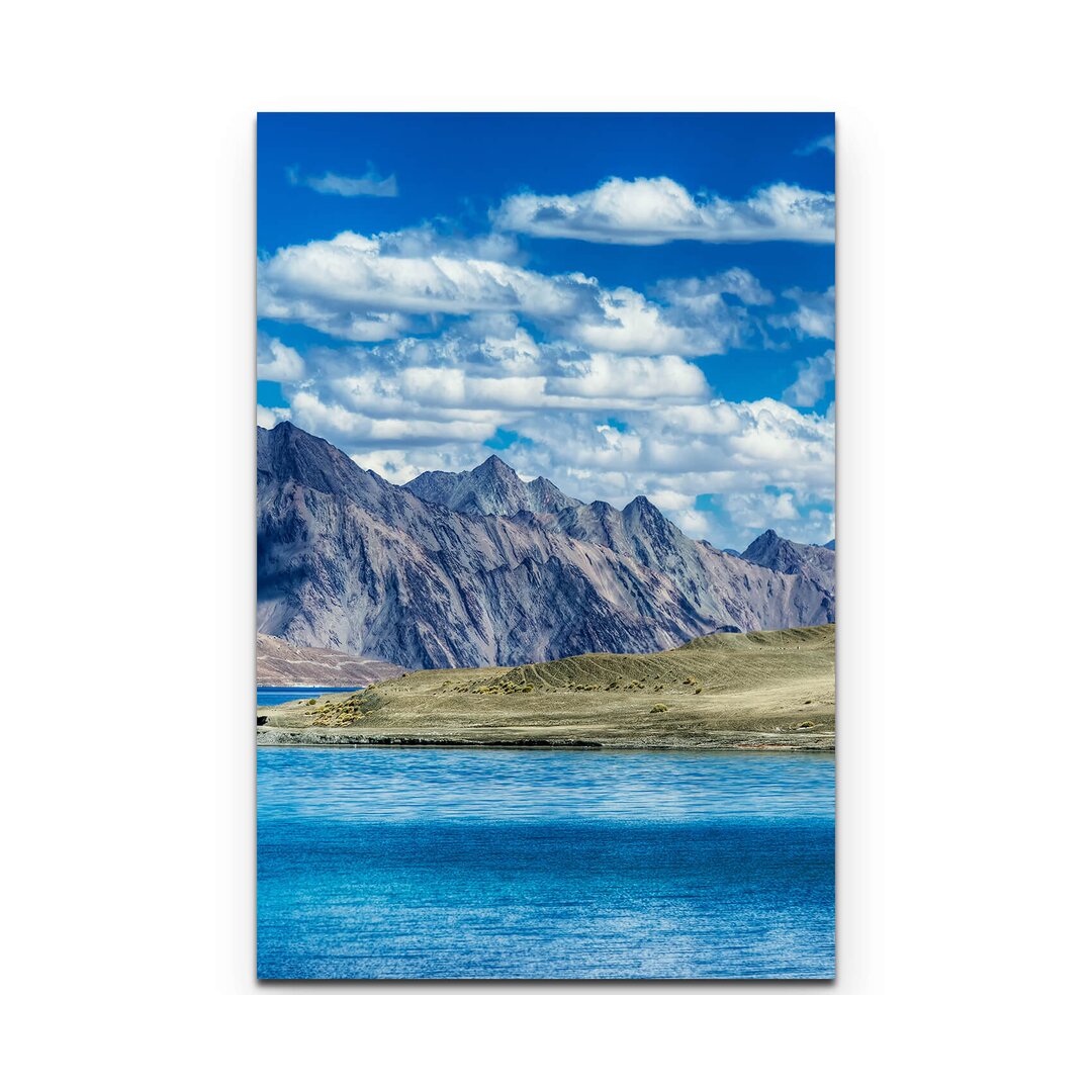 Leinwandbild Pangong Tsho mit Bergen – Tibet