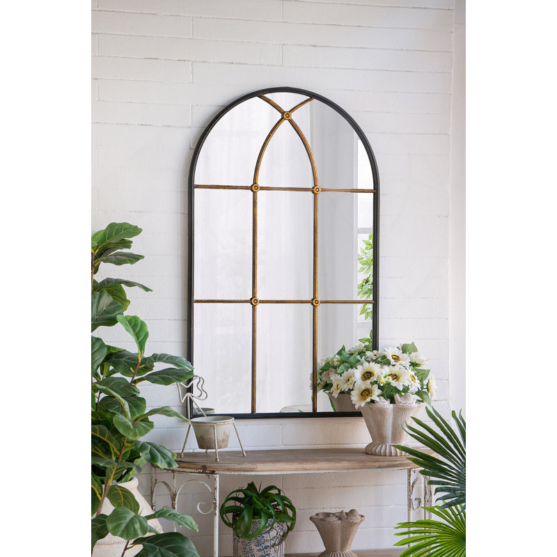 Miroir mural arqué exquis avec un design de carreau de fenêtre