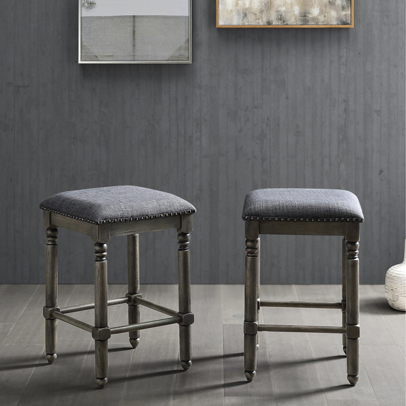 Tabouret à hauteur de comptoir, gris 2 - revêtu de tissu brun clair avec une tête de clou bronze, fait de bois d'hévéa massif et de contreplaqué, chic rustique, l 16 po x P 16 po H 23,69 po, assemblage requis 2 garniture cloutée, chic