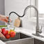 Robinet de cuisine extractible à poignée simple avec accessoires