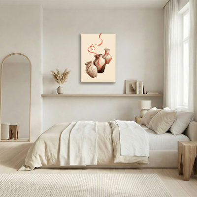 Vases en céramique crème et bruns avec ruban corail, art mural