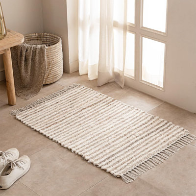 Paillasson en coton et jute avec pompons | 2 pi x 3 pi | Naturel | Tissé à la main, durable, style bohème, pour l'entrée, la cuisine, la salle de bain et la salle de lavage