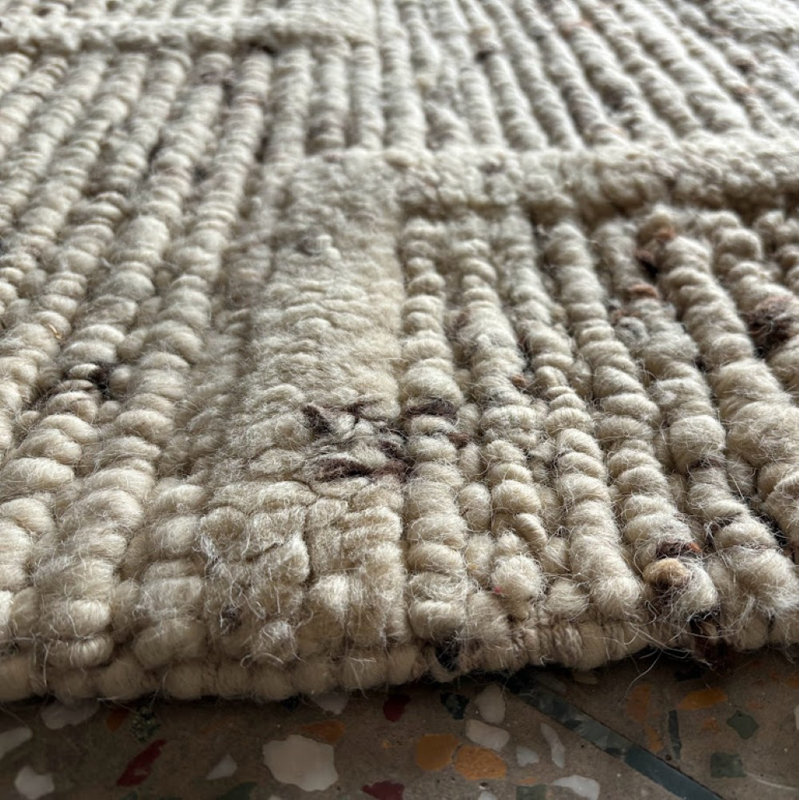 Hand Knotted Wool Area Rug in Gray, Rectangle 6' x 9'